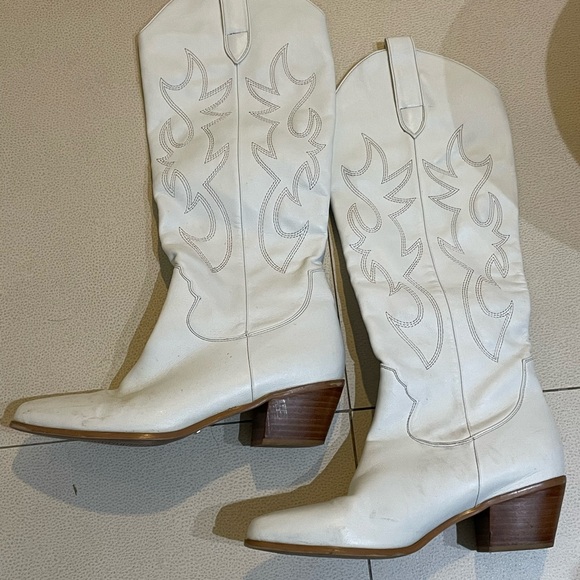 Bellini White Western Cowboy Boots - Picture 5 of 9